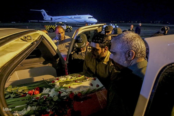 استقبال از ورود پیکر شهیده معصومه کرباسی در فرودگاه شیراز