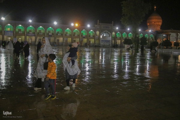 شب بارانی پاییزی در حرم حضرت شاهچراغ (ع)