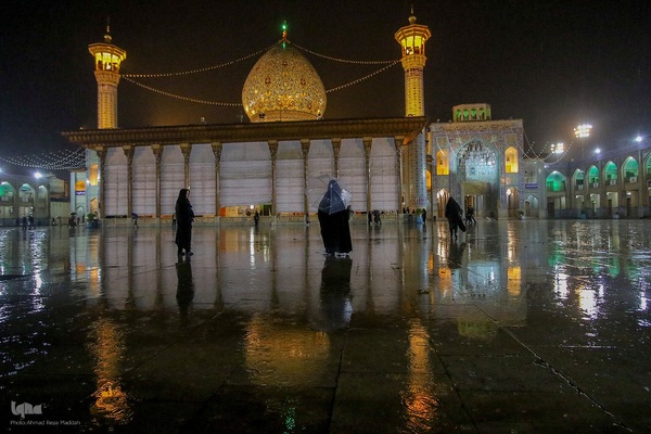 شب بارانی پاییزی در حرم حضرت شاهچراغ (ع)