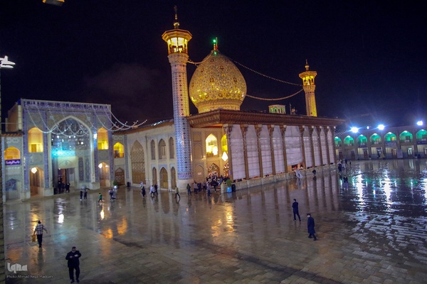 شب بارانی پاییزی در حرم حضرت شاهچراغ (ع)