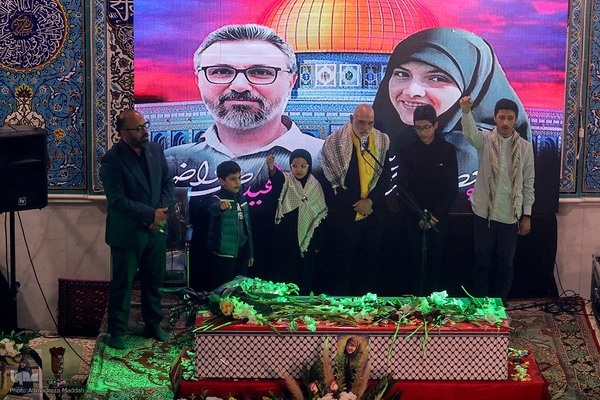 وداع مردم شهرک گلستان شیراز با پیکر شهید معصومه کرباسی