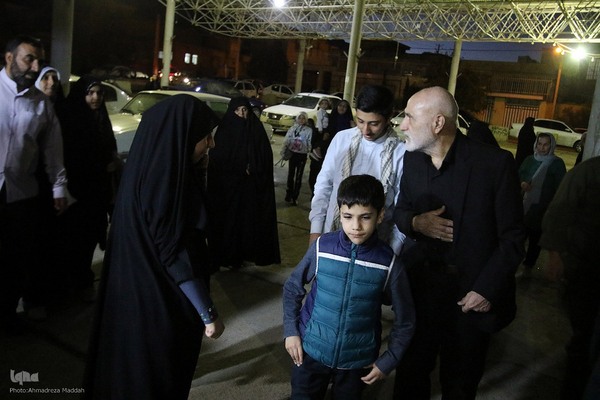 وداع مردم شهرک گلستان شیراز با پیکر شهید معصومه کرباسی