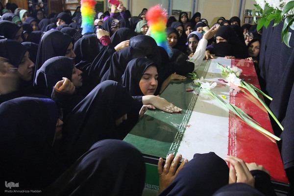 آیین وداع با پیکر شهید معصومه کرباسی در دانشگاه شیراز‎