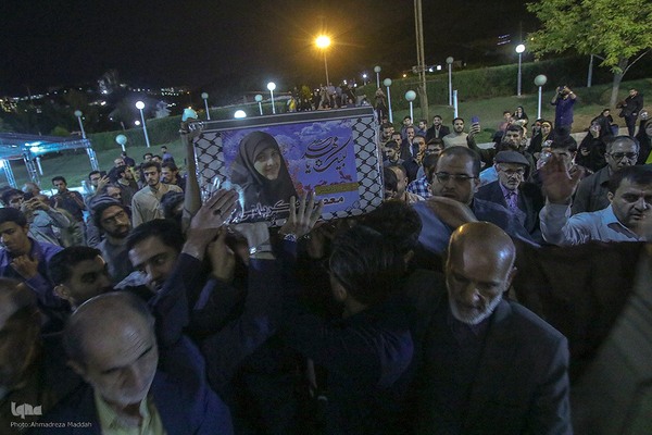 آیین وداع با پیکر شهید معصومه کرباسی در دانشگاه شیراز‎