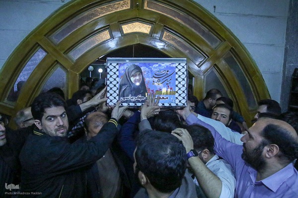 آیین وداع با پیکر شهید معصومه کرباسی در دانشگاه شیراز‎