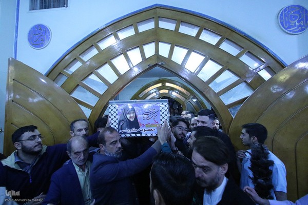 آیین وداع با پیکر شهید معصومه کرباسی در دانشگاه شیراز‎