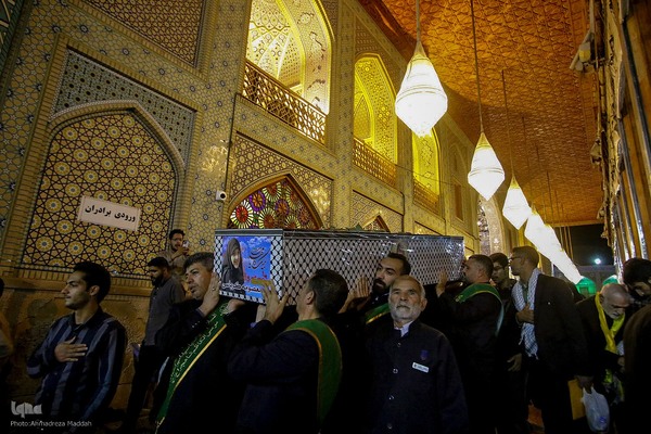 مراسم وداع با پیکر شهید معصومه کرباسی در حرم شاهچراغ