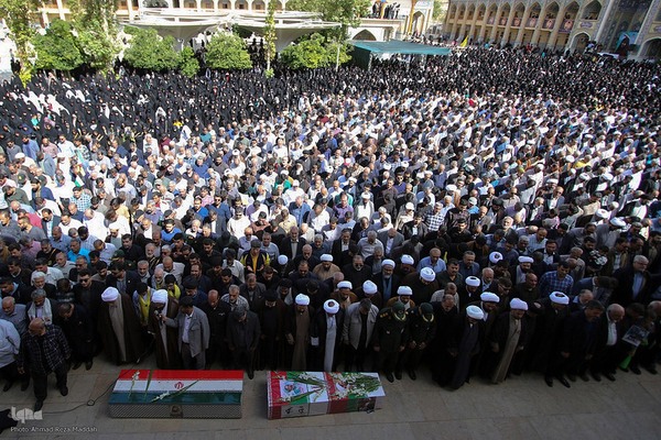 تشییع پیکر شهیده معصومه کرباسی و شهید محمد صباحی در شیراز