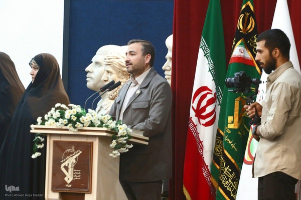 رونمایی از ۳۰ سردیس شهدا در شیراز‎