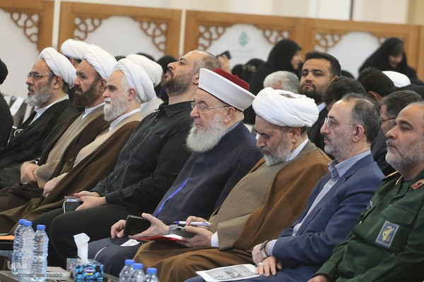 همایش بین المللی اندیشه های قرآنی حضرت آیت الله خامنه ای در حرم شاهچراغ(ع)