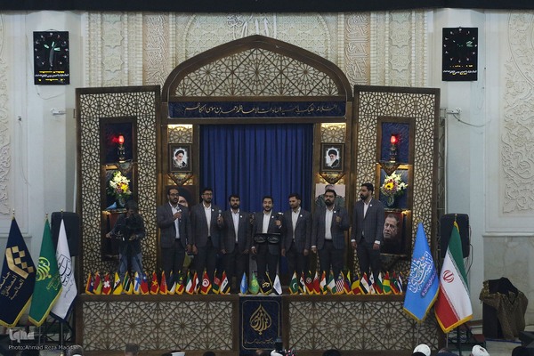 همایش بین المللی اندیشه های قرآنی حضرت آیت الله خامنه ای در حرم شاهچراغ(ع)