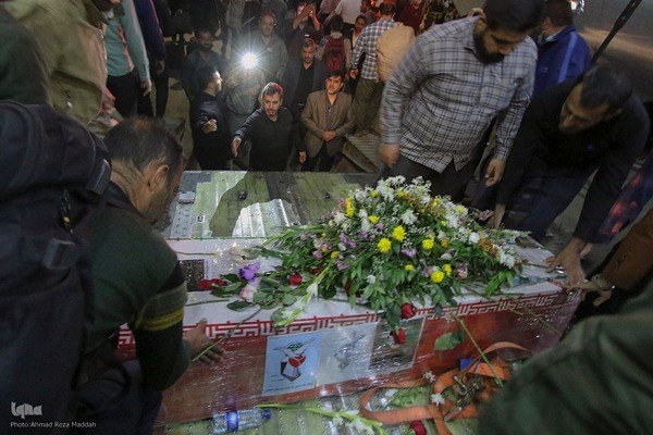 استقبال از پیکر شهید پروین نژاد از شهدای امنیت در شیراز
