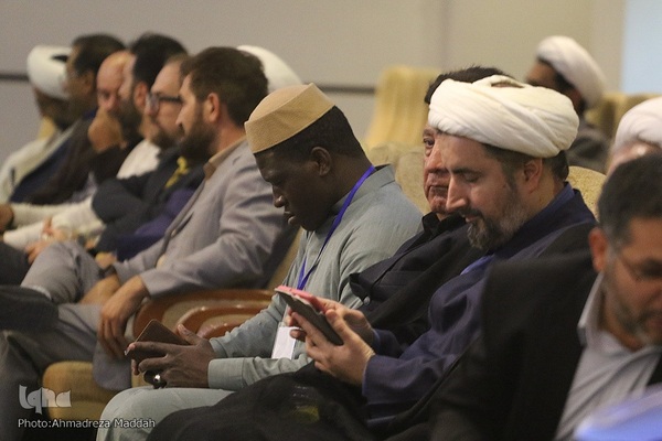 آیین اختتامیه همایش بین‌المللی اندیشه‌های قرآنی آیت‌الله خامنه‌ای در حرم شاهچراغ(ع)