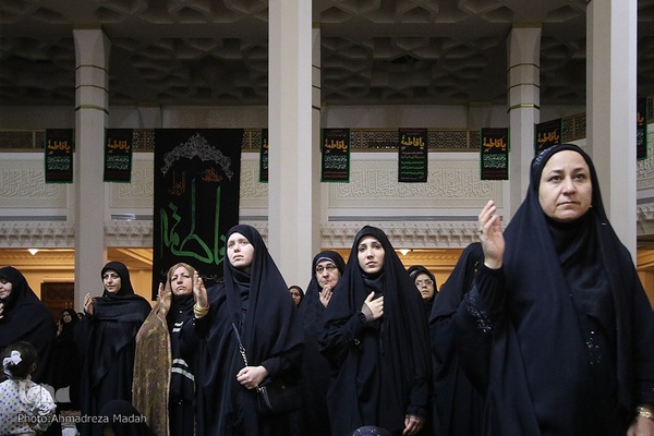 آغاز سوگواری دهه اول فاطمیه در حرم شاهچراغ(ع)