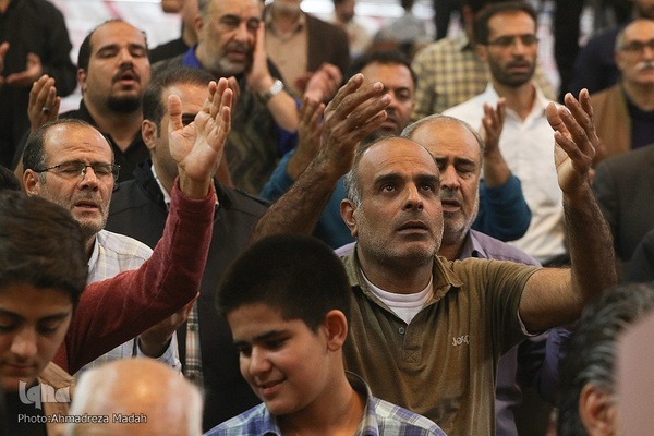 آغاز سوگواری دهه اول فاطمیه در حرم شاهچراغ(ع)