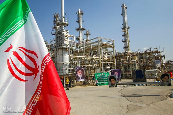 آیین افتتاحیه پروژه تولید «بنزین یورو ۵» در شیراز‎