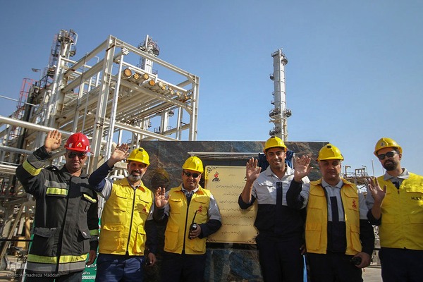 آیین افتتاحیه پروژه تولید «بنزین یورو ۵» در شیراز‎