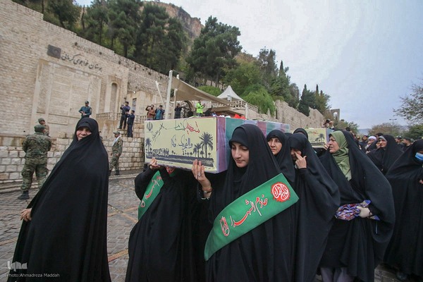 مراسم استقبال از ۱۲ شهید گمنام دوران دفاع مقدس در شیراز