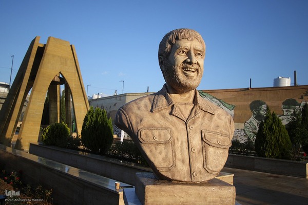 آیین رونمایی از ۲۷ سردیس شهدای شاخص دفاع مقدس فارس