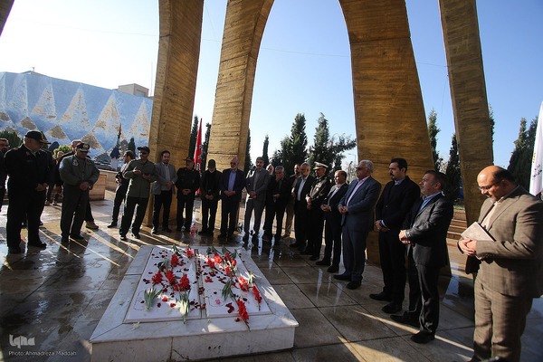 آیین رونمایی از ۲۷ سردیس شهدای شاخص دفاع مقدس فارس