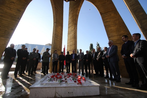 آیین رونمایی از ۲۷ سردیس شهدای شاخص دفاع مقدس فارس