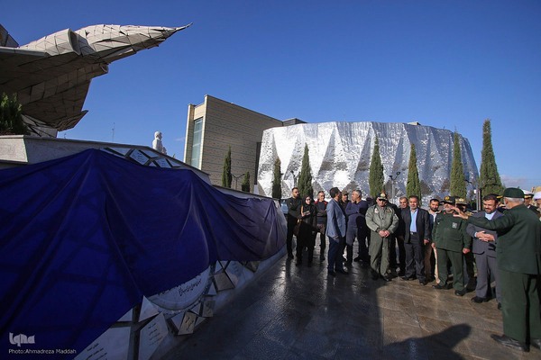 آیین رونمایی از ۲۷ سردیس شهدای شاخص دفاع مقدس فارس