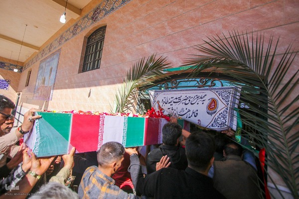 استقبال روستائیان شیراز از شهید گمنام