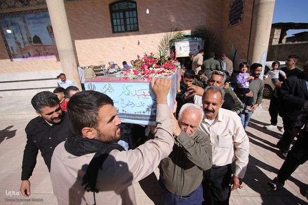 استقبال روستائیان شیراز از شهید گمنام