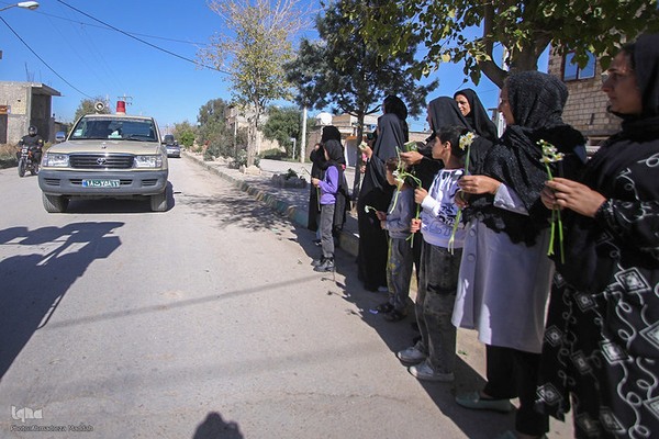 استقبال روستائیان شیراز از شهید گمنام