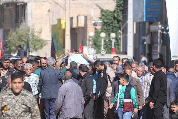 استقبال روستائیان شیراز از شهید گمنام