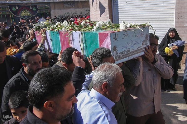 استقبال روستائیان شیراز از شهید گمنام