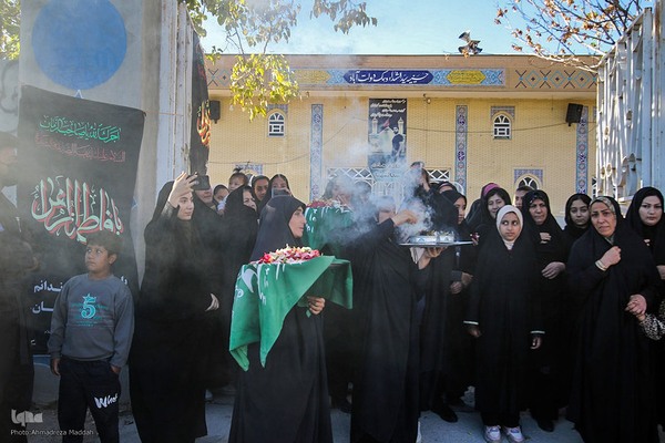 استقبال روستائیان شیراز از شهید گمنام