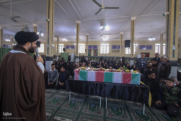 استقبال روستائیان شیراز از شهید گمنام