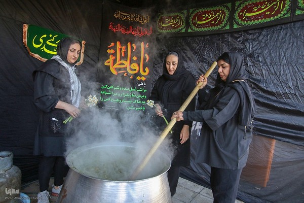 میزبانی دانش آموزان شیرازی از شهدای گمنام