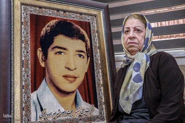 مادر شهید-شهرام-(حجت)-ده-بزرگی