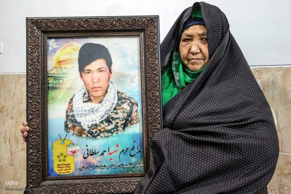مادر شهید-مدافع-حرم--احمد-سلطانی