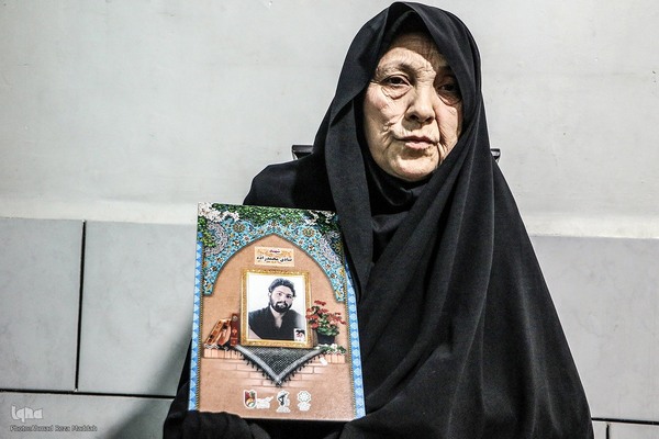 مادر شهید-مدافع-حرم-صادق-محمدزاده