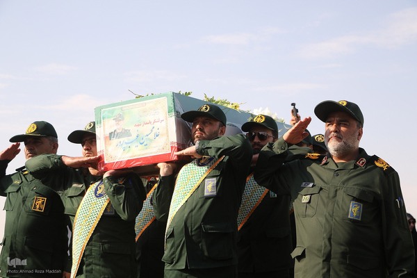 استقبال از پیکر سردار شهید غلامحسین غیب‌پرور در شیراز