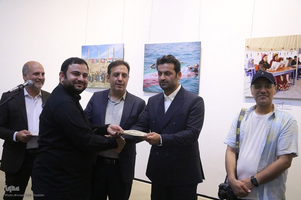 نمایشگاه گروهی عکس عکاسان خبری در شیراز