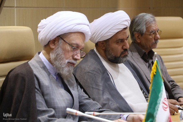 نشست صمیمی آیت الله دژکام با خبرنگاران و اصحاب رسانه