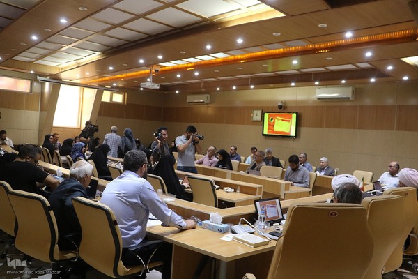 نشست صمیمی آیت الله دژکام با خبرنگاران و اصحاب رسانه