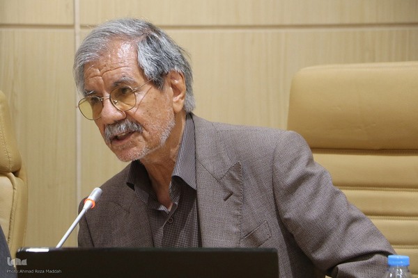 نشست صمیمی آیت الله دژکام با خبرنگاران و اصحاب رسانه