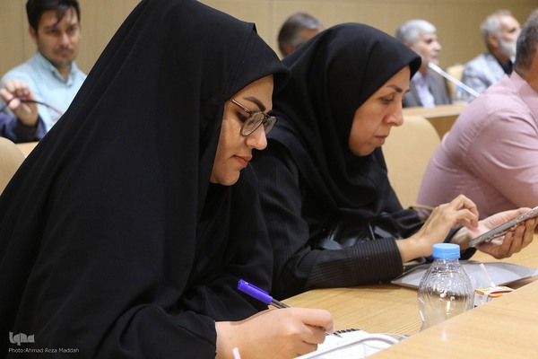 نشست صمیمی آیت الله دژکام با خبرنگاران و اصحاب رسانه