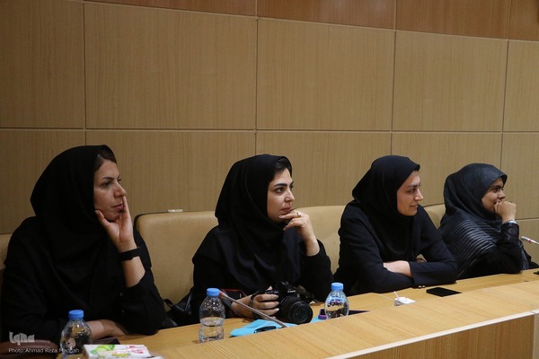 نشست صمیمی آیت الله دژکام با خبرنگاران و اصحاب رسانه