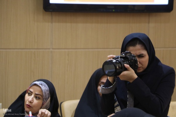 نشست صمیمی آیت الله دژکام با خبرنگاران و اصحاب رسانه