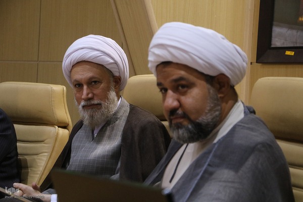 نشست صمیمی آیت الله دژکام با خبرنگاران و اصحاب رسانه