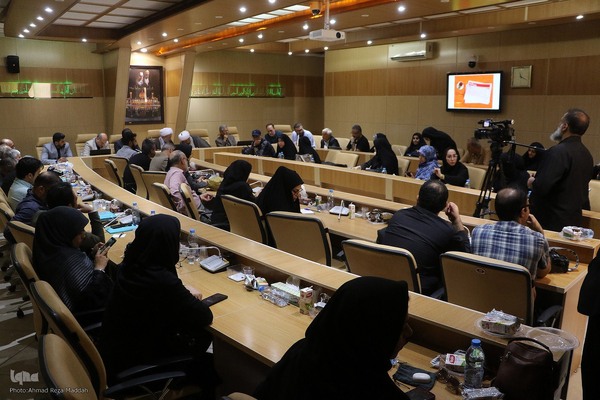 نشست صمیمی آیت الله دژکام با خبرنگاران و اصحاب رسانه