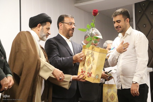 همایش یاوران وقف استان فارس/تجلیل از خبرگزاری ایکنا