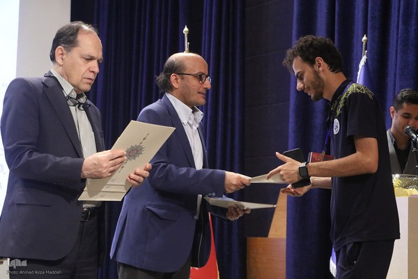 محفل دانشگاهی قرآنی طهورا در شیراز