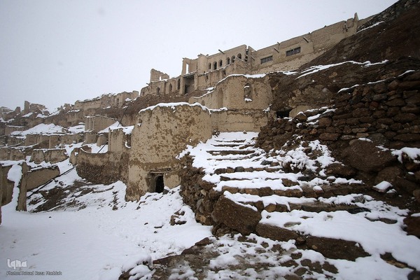 بارش برف در شهر تاریخی ایزدخواست فارس